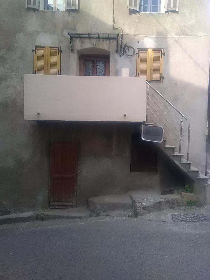 Charmant Petit Studio Proche Depart Gr20 Calenzana Ngoại thất bức ảnh